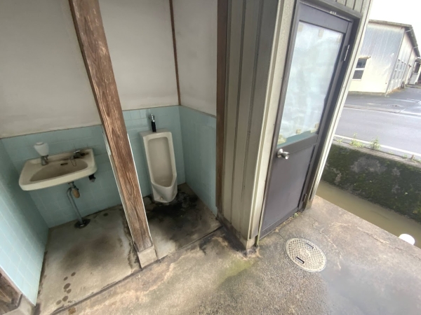 トイレ（建物＆機器）before画像